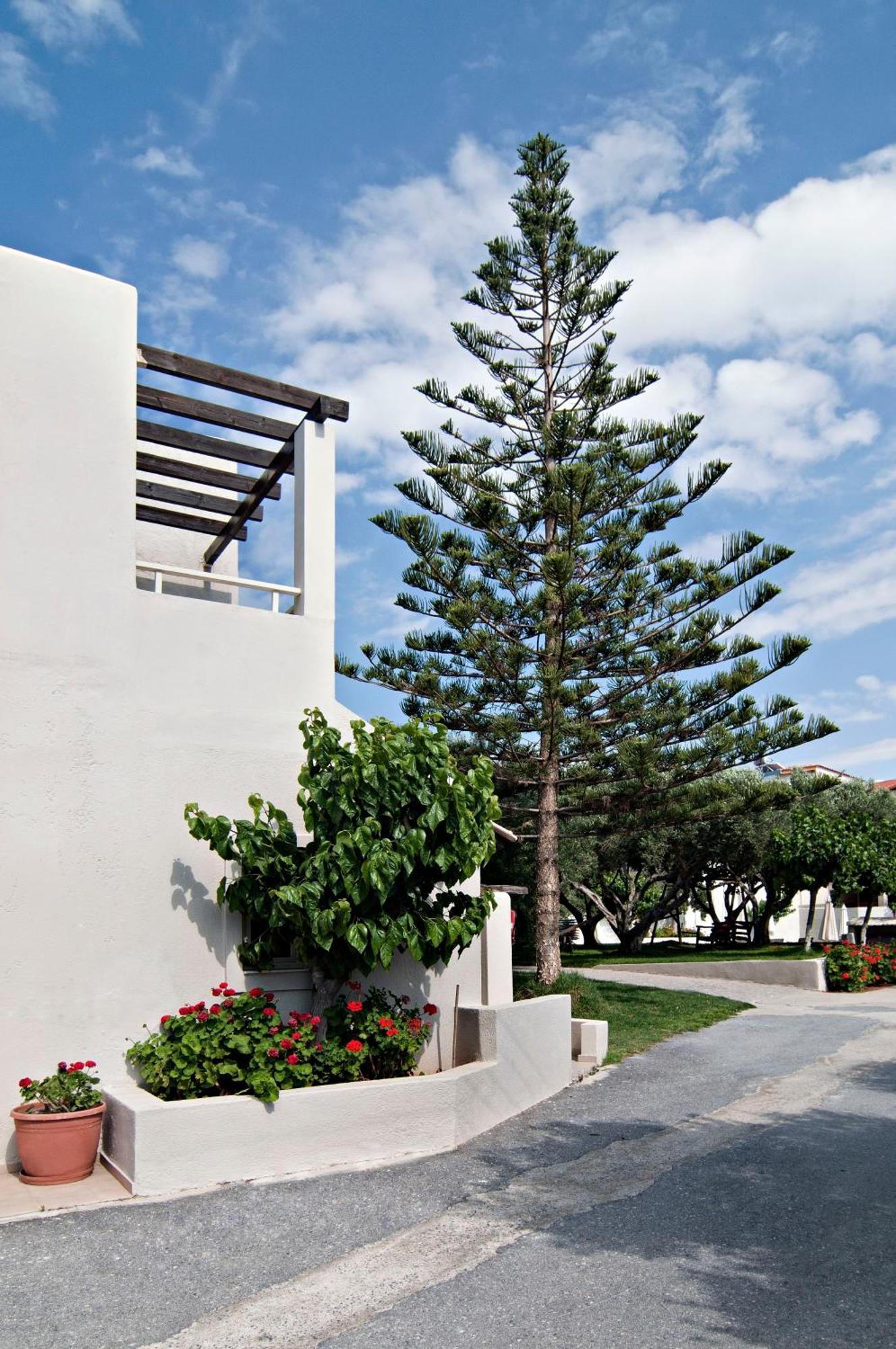 Ourania Apartments Hotel Hersonissos  Exterior photo